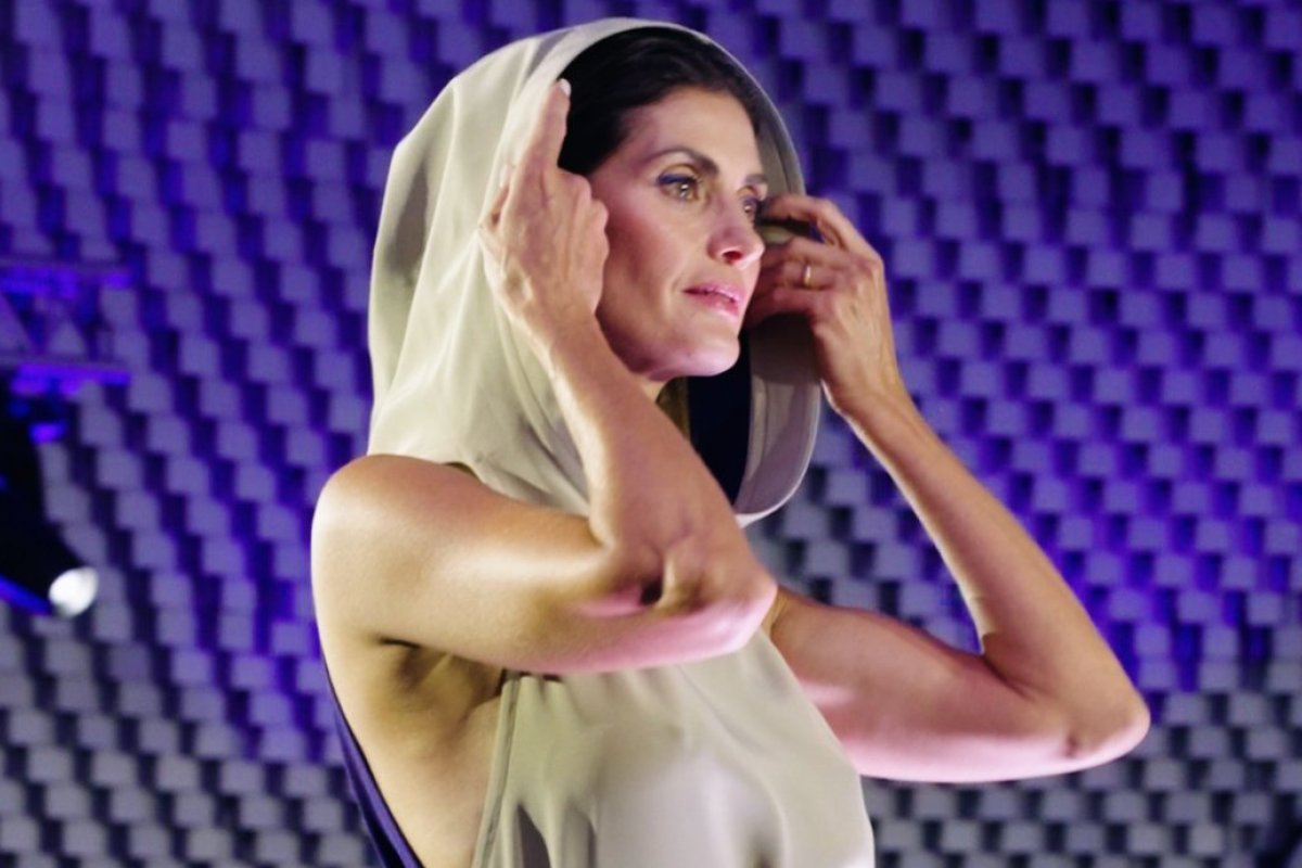 Isabella Fiorentino retorna às passarelas internacionais na Paris Fashion Week!