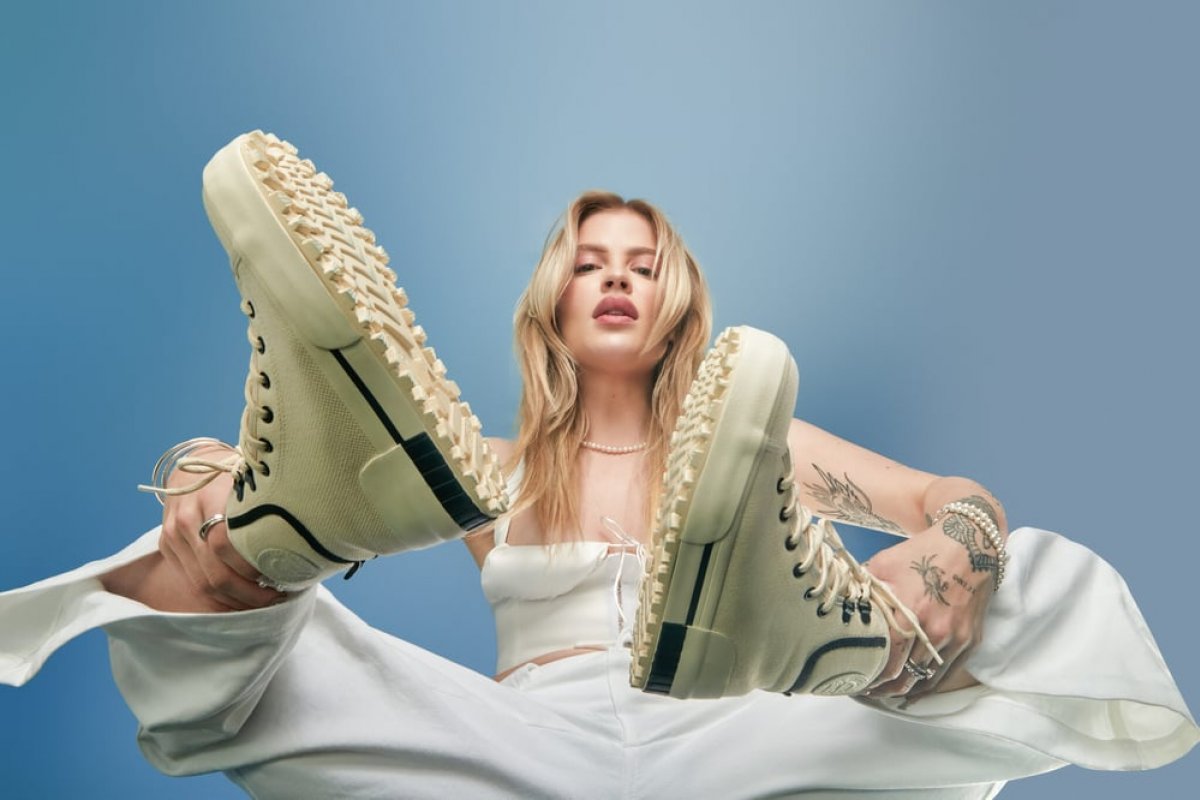 Luísa Sonza estrela campanha de calçados!