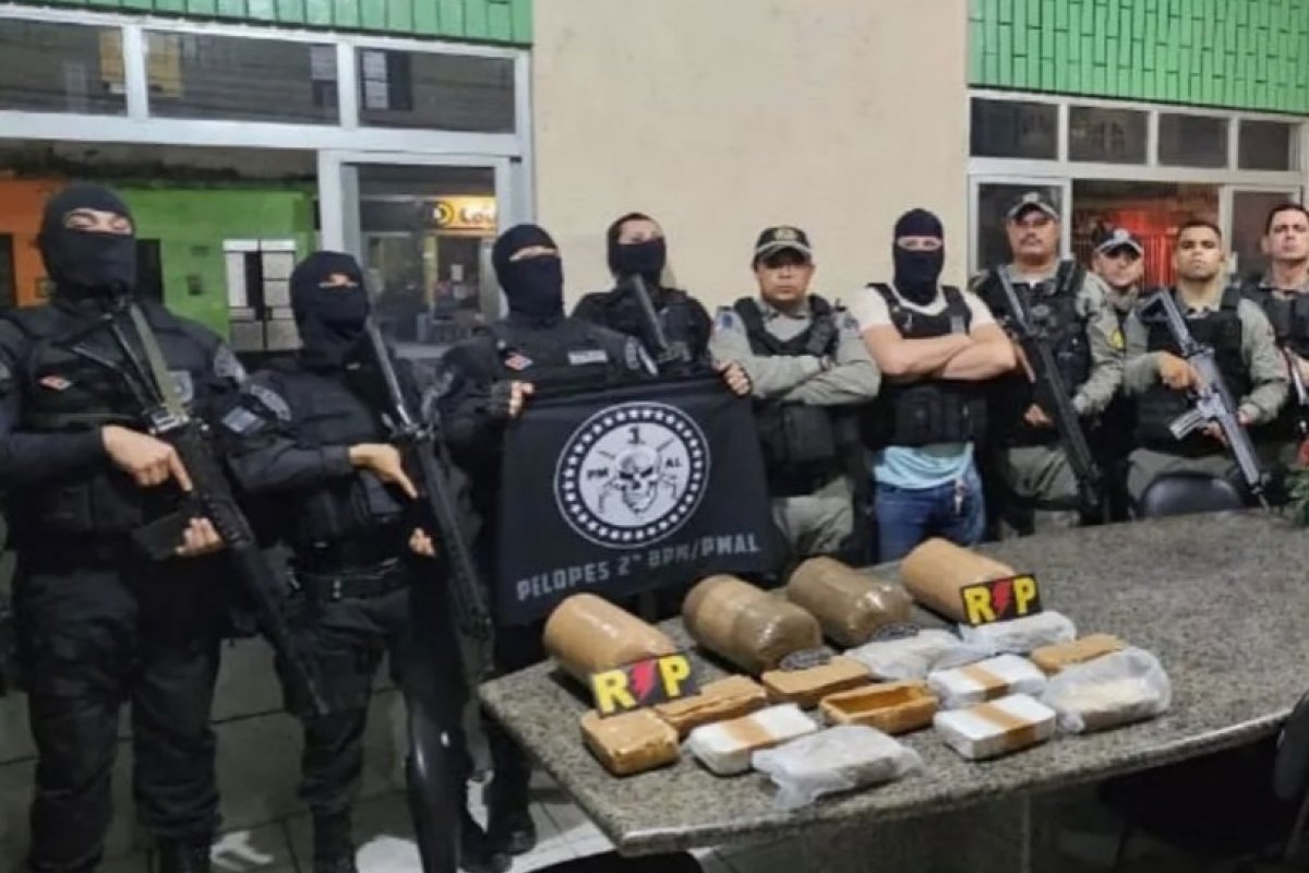 Mais de 40 kg de pasta base de cocaína transportado da Bahia é apreendido em Alagoas