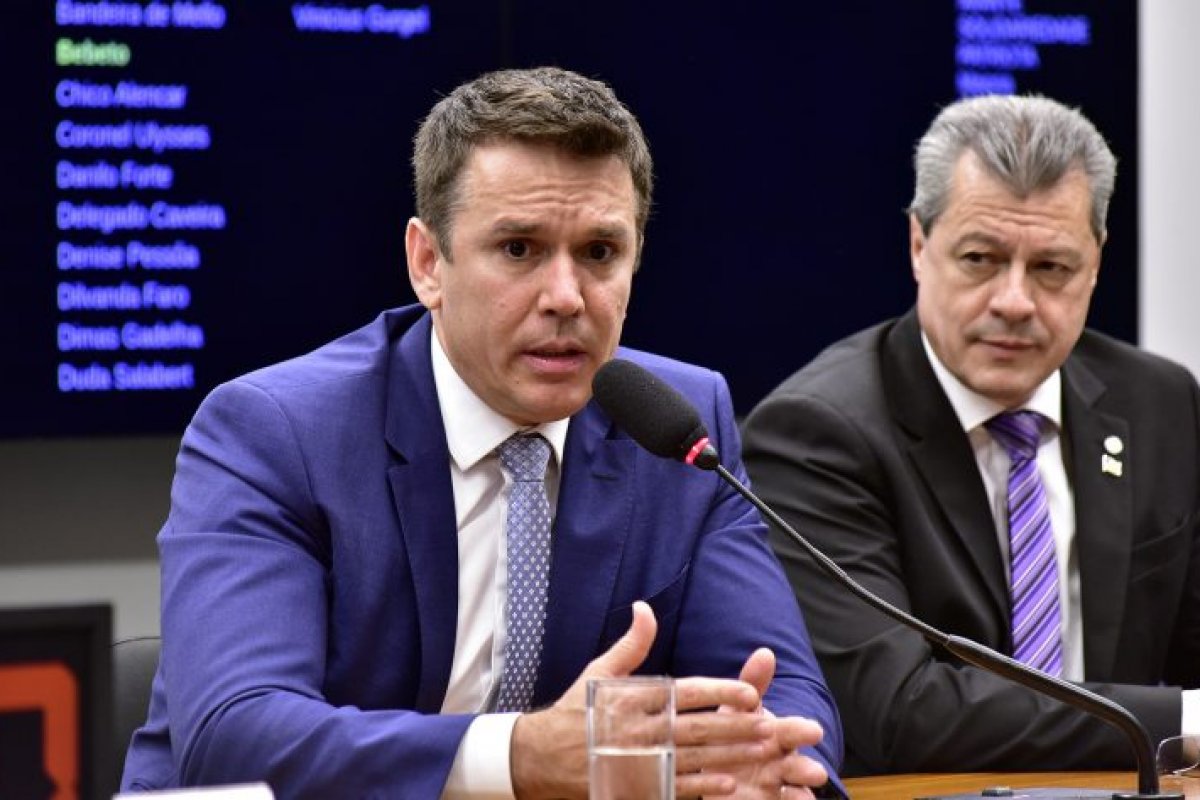 CPI que investiga manipulação em jogos de futebol vota relatório final nesta terça (26)