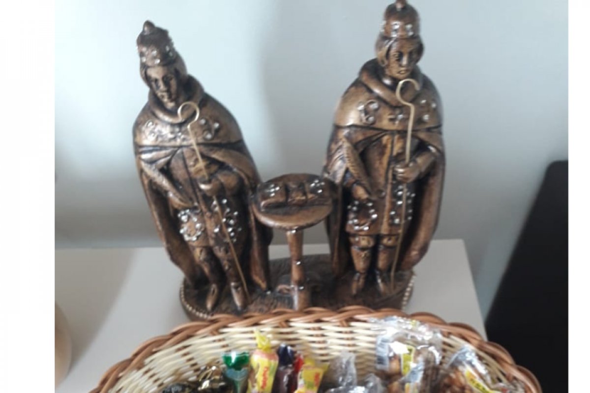 Tradição, promessa e agradecimento marcam celebração de São Cosme e Damião