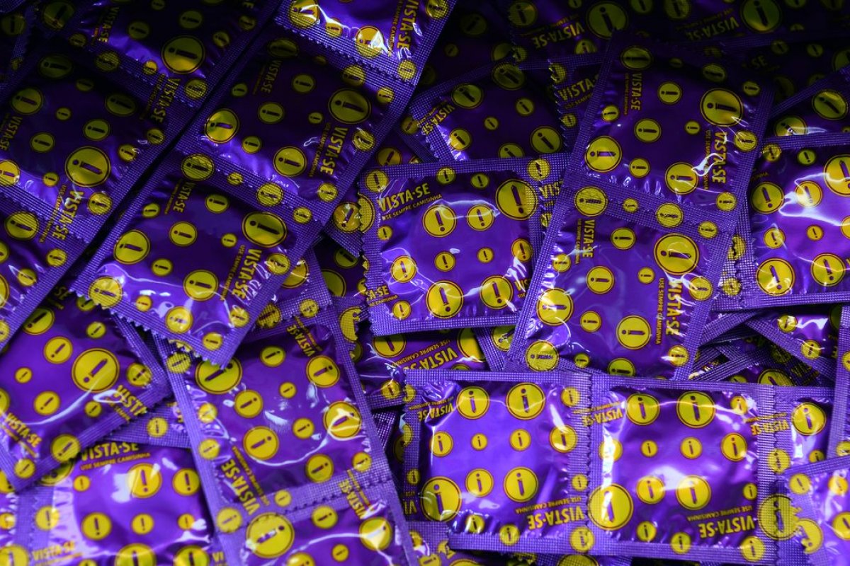 Comissão aprova pena de prisão para quem tirar camisinha sem consentimento