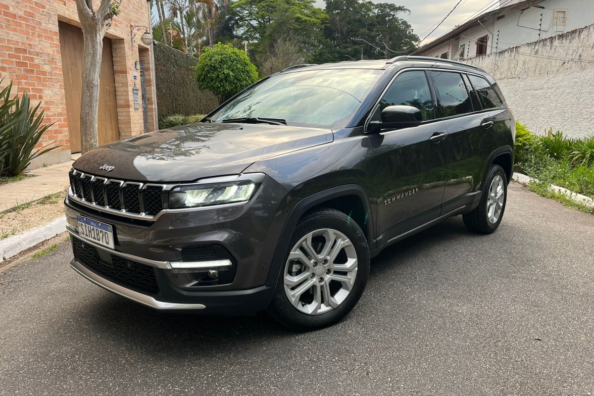 Farol da Bahia testa o Jeep Commander Longitude: versão mais em conta do SUV