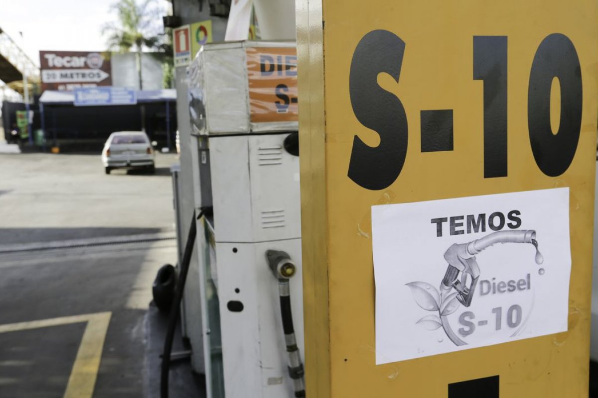 Após subir 18%, diesel sofre pressão com suspensão de exportações e volta de tributo