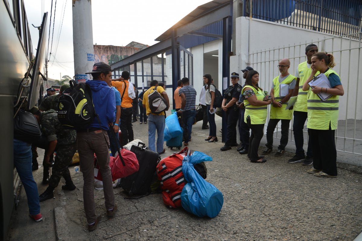 Refugiados venezuelanos são acolhidos na Base Aérea de Salvador