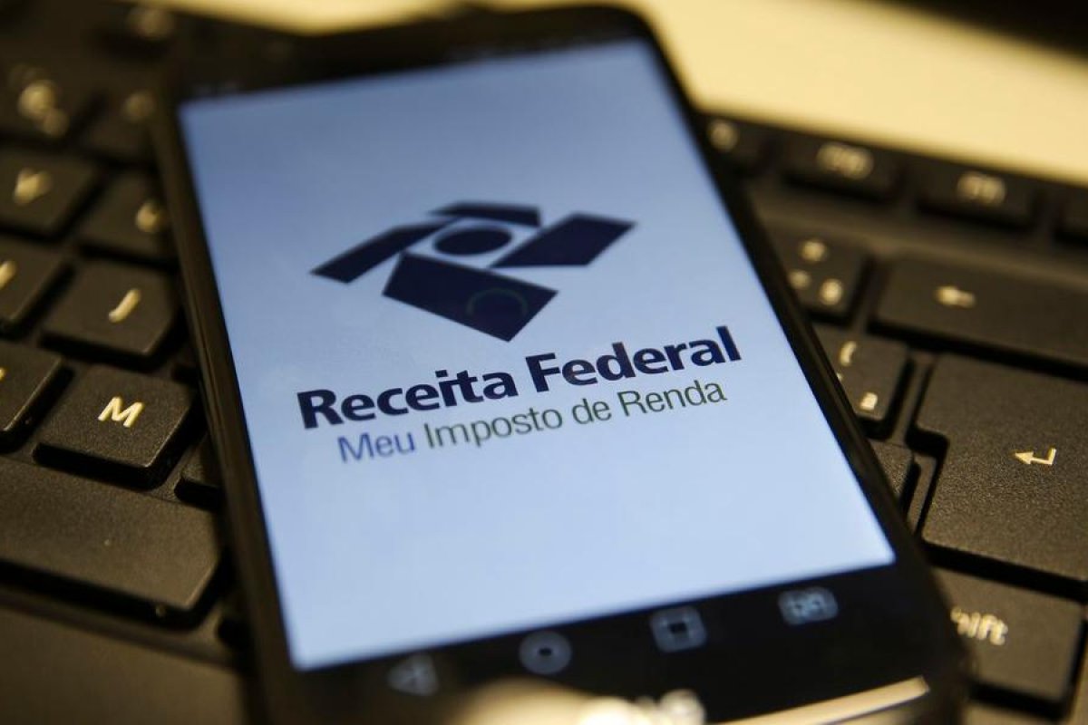 Receita paga último lote de restituições do Imposto de Renda 2023 nesta sexta-feira (29); saiba como consultar