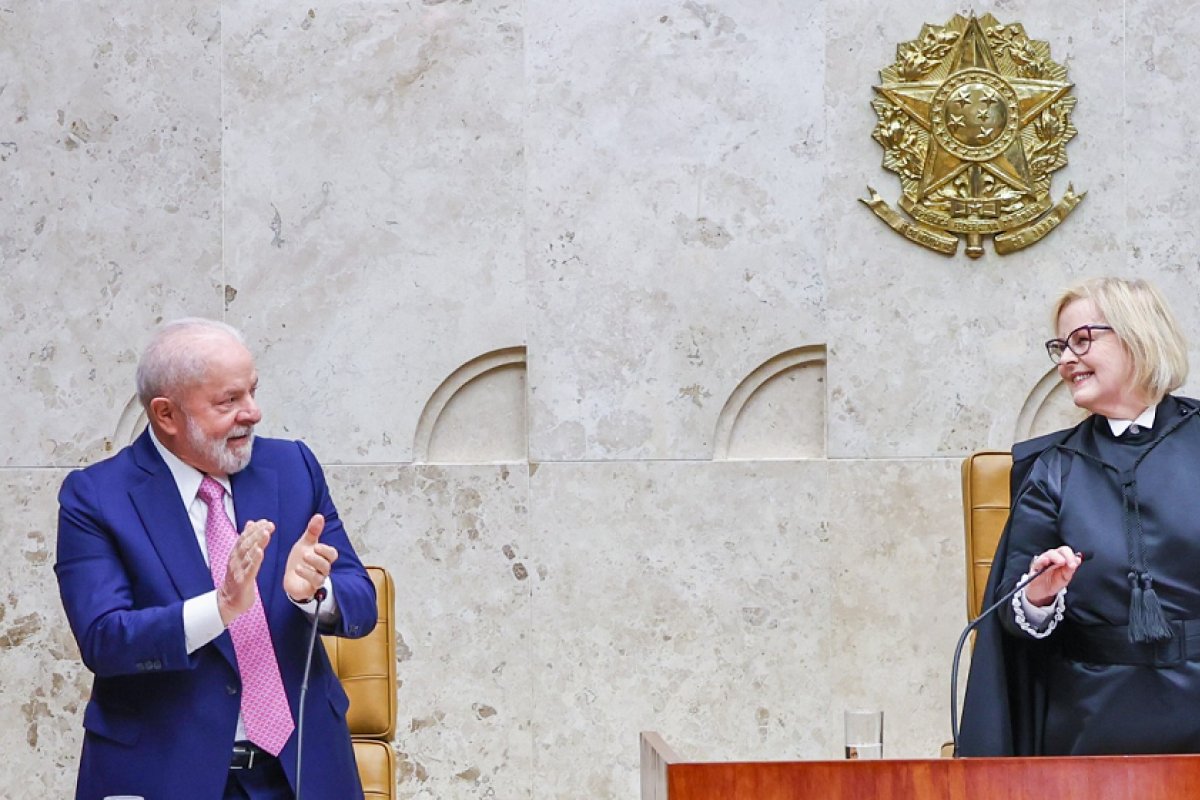 Lula assina decreto de aposentadoria da ministra Rosa Weber do STF