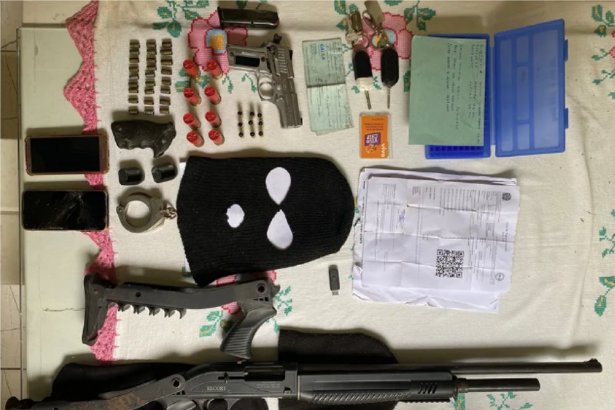 Três policiais militares suspeitos de homicídios são presos no Sul da Bahia