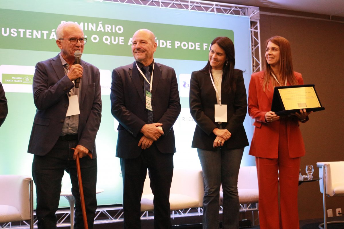 Fundador das clínicas Delfin recebe homenagem da AHSEB!