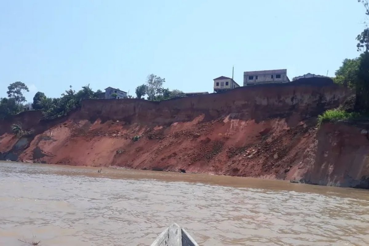 Deslizamento de terra deixa um morto e pelo menos 10 feridos no AM