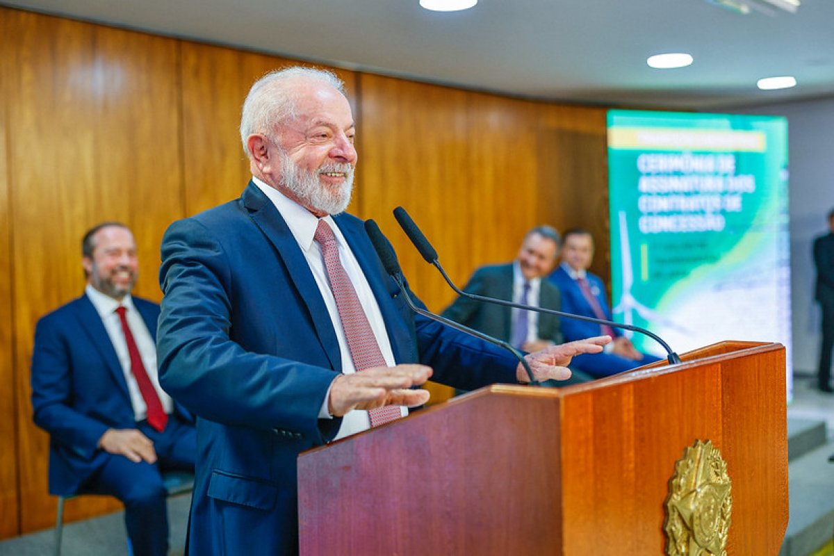 Lula pode receber alta hospitalar neste domingo (1ª), diz boletim