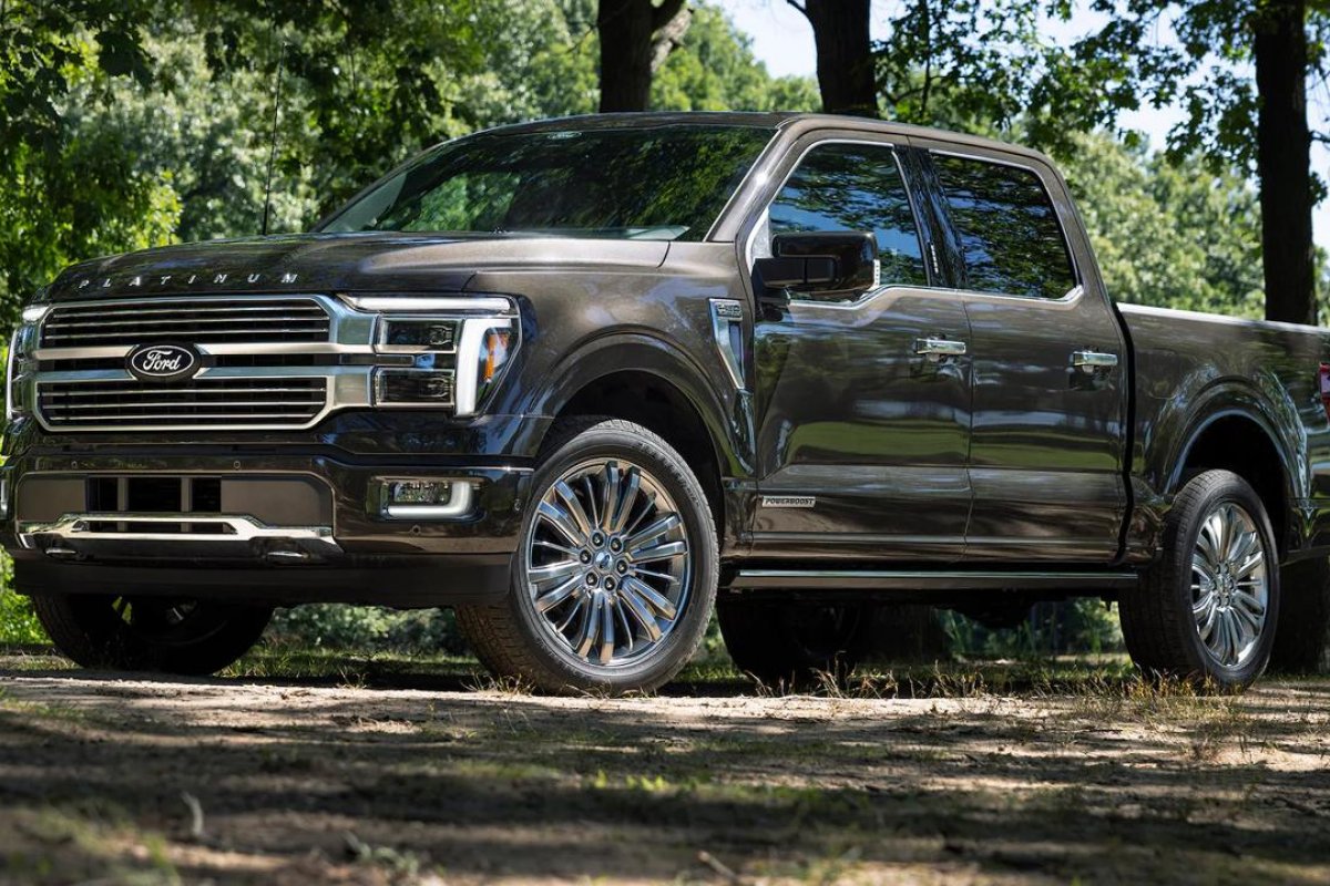 Ford vai dobrar produção da F-150 híbrida nos EUA: entenda o motivo