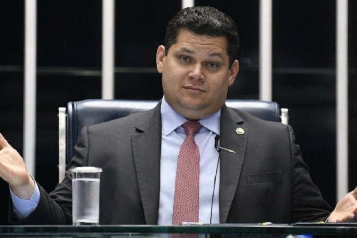 Indicações de Lula para vagas no STJ seguem paradas no Senado