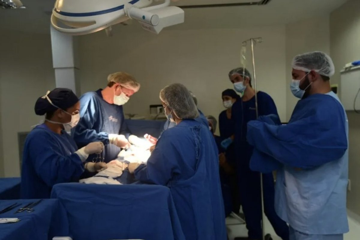 Sêxtuplos nascem em 10 minutos de cirurgia cesariana no Espírito Santo