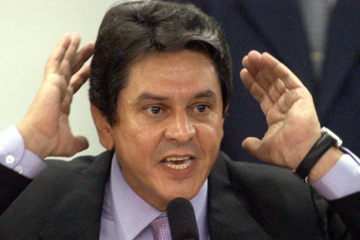 Moraes mantém prisão preventiva de ex-deputado Roberto Jefferson