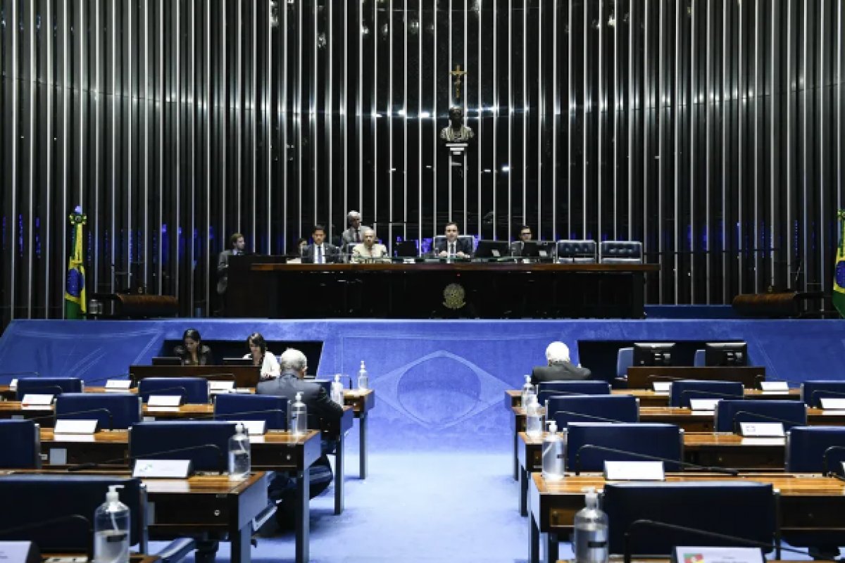 Senado aprova projeto que limita juros rotativos e regulamenta o Desenrola Brasil