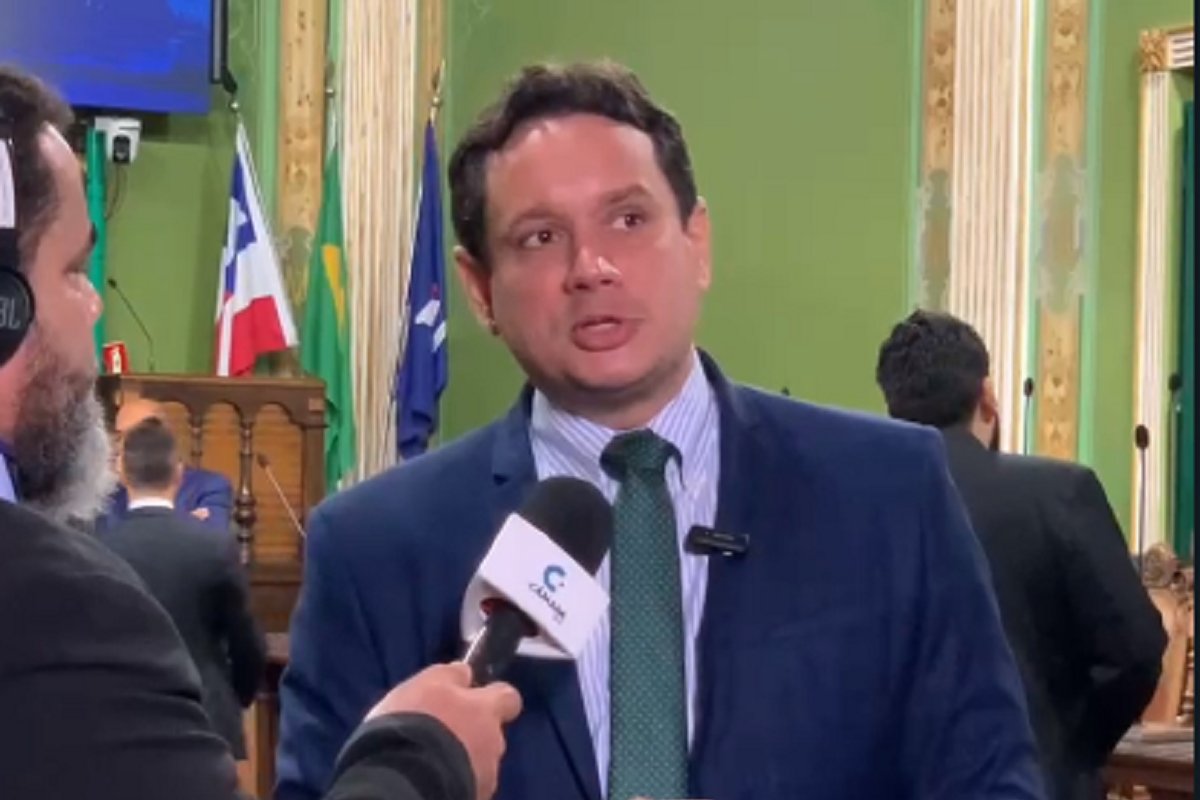 Vídeo: 'Embasa vai despejar esgoto nas nossas praias', acusa vereador de Salvador