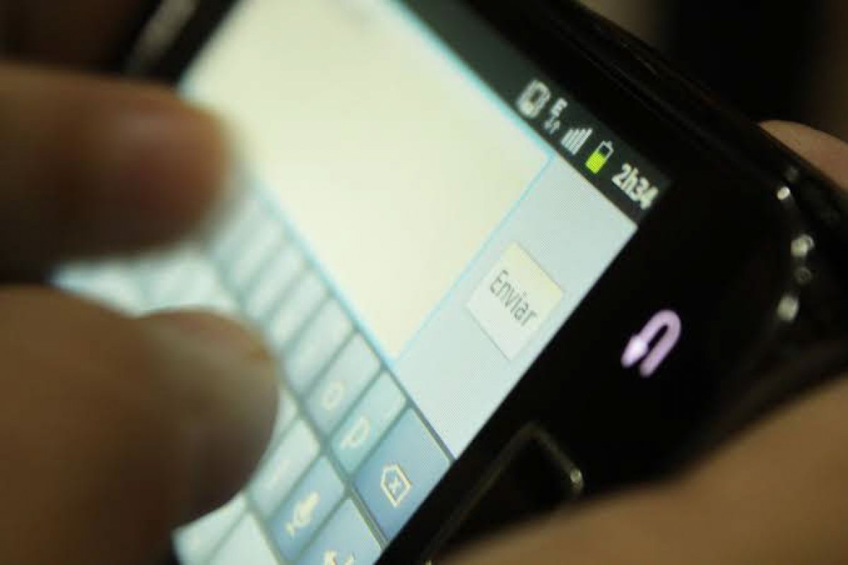 Homem é preso suspeito de trocar mensagens pornográficas com criança de 11 anos