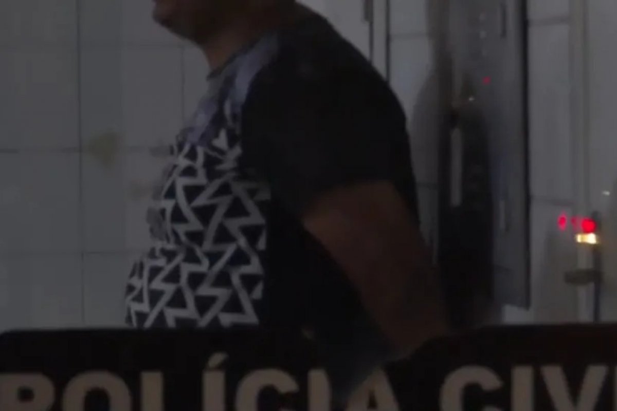 Homem é preso sob suspeita de manter companheira e enteada em cárcere privado