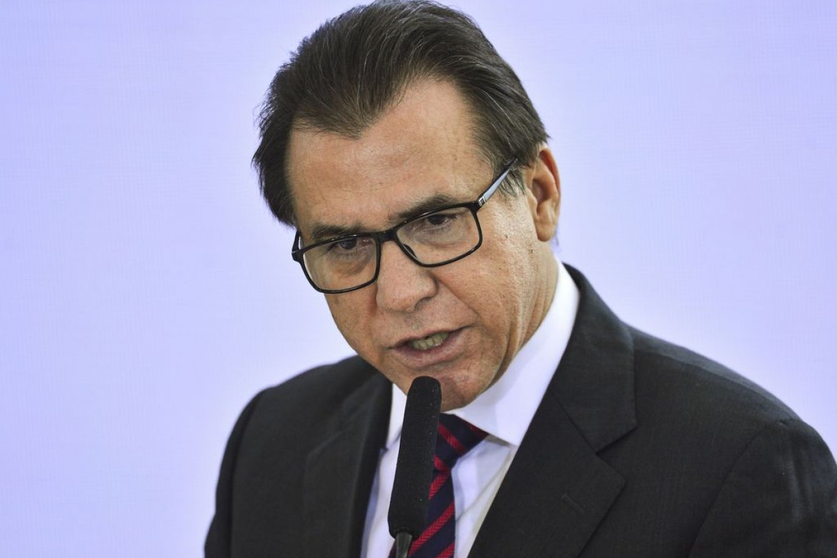 Ministro do Trabalho afirma que ''não há qualquer proposta de volta do imposto sindical''