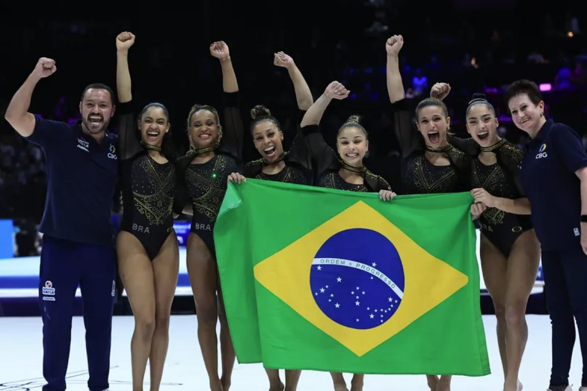Seleção brasileira de ginástica feminina conquista prata no mundial