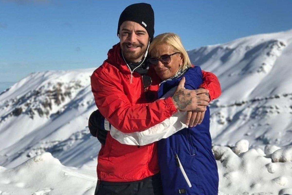 Que filhão! Felipe Titto presenteia a mãe com apartamento