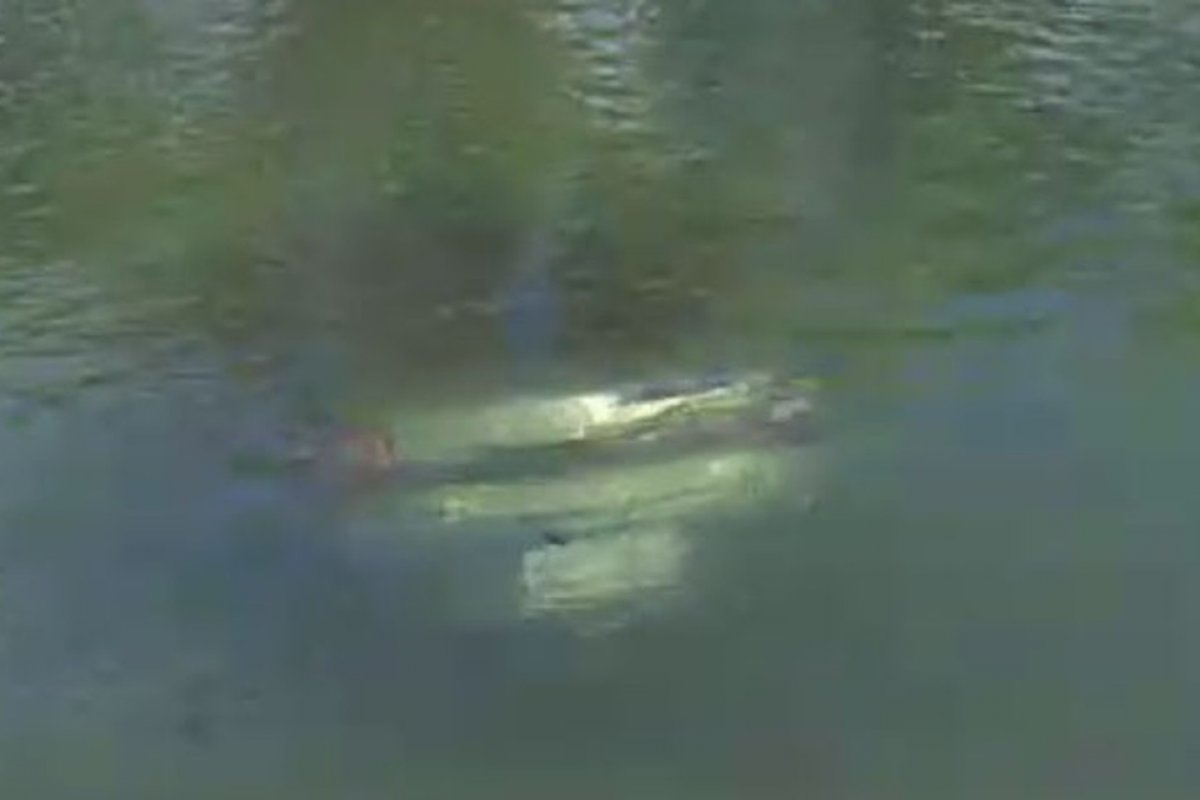 Duas pessoas morrem após carro cair em canal de irrigação em Juazeiro, norte da Bahia