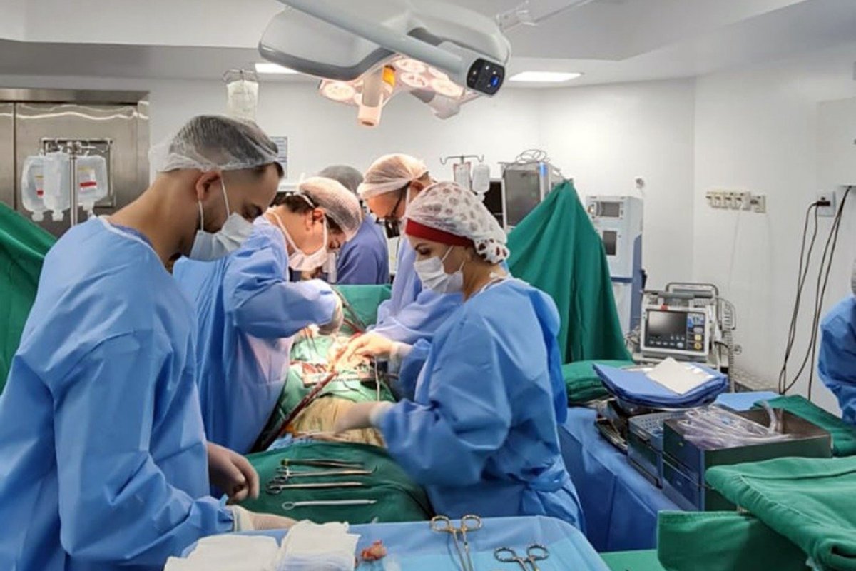 Bahia realiza primeira cirurgia de transplante de coração após quase dois anos