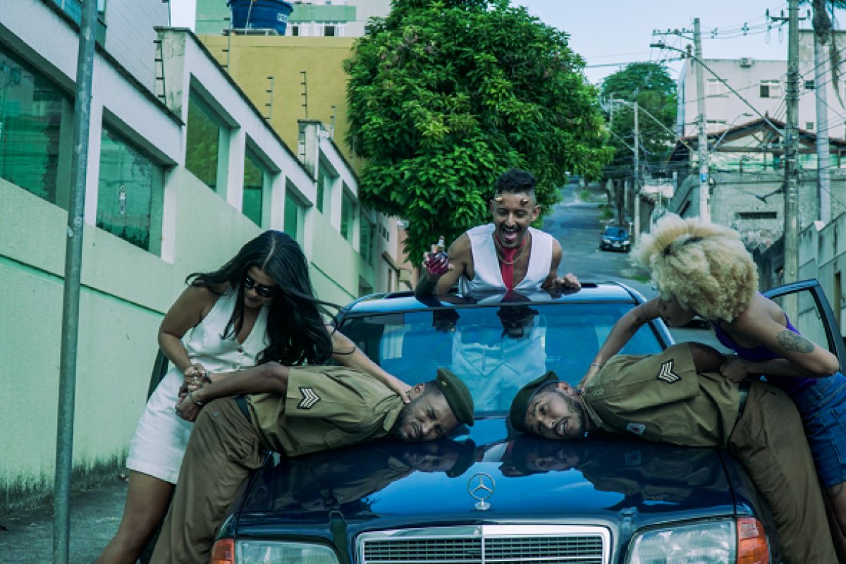 Hot lança single "Perfume" e anuncia novo álbum!