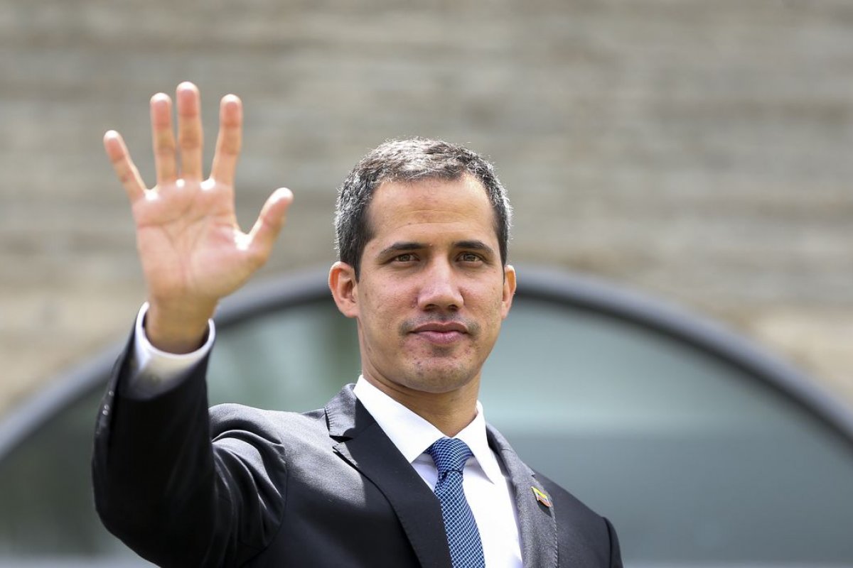 Justiça da Venezuela emite mandado de prisão contra Juan Guaidó