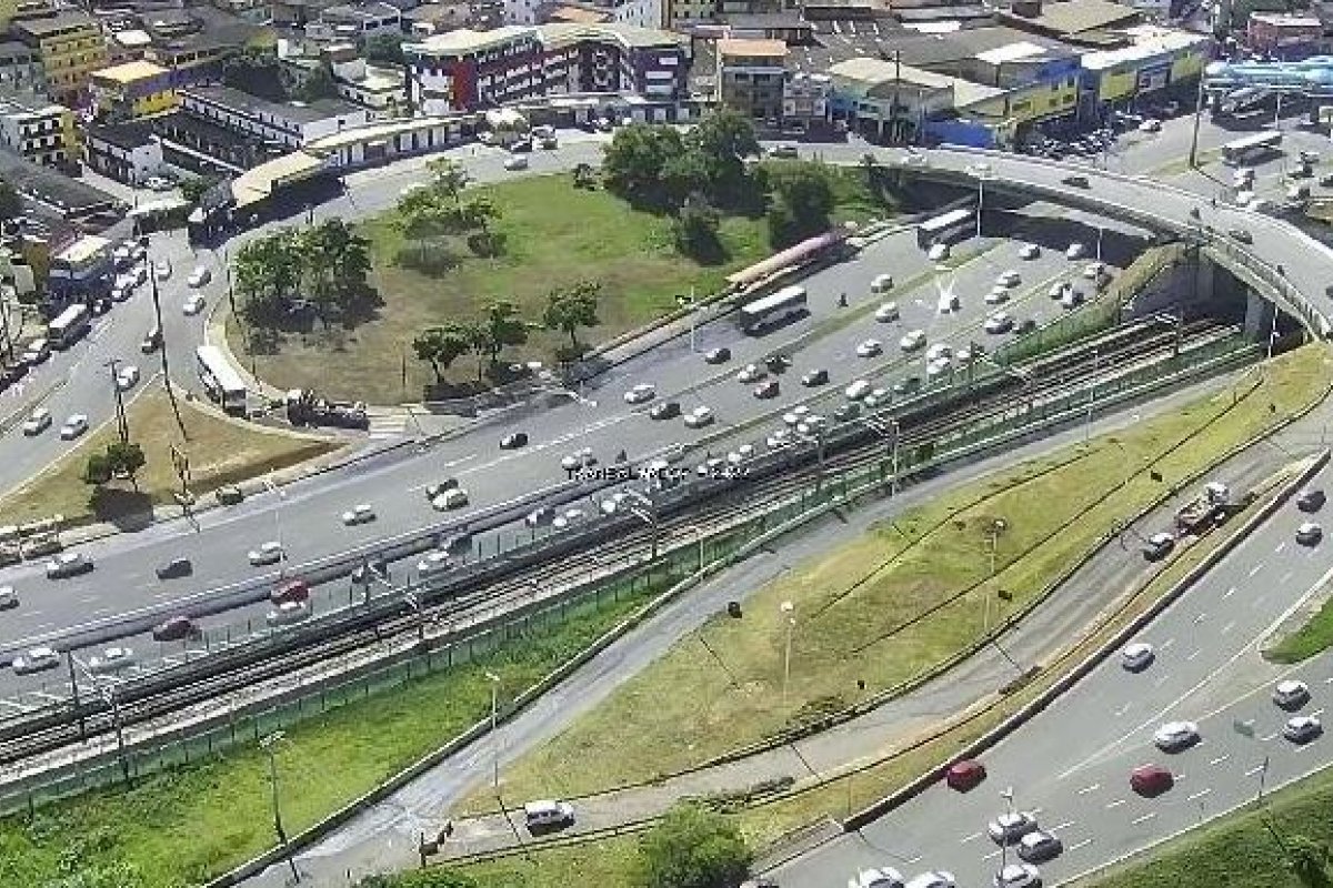 Boletim de trânsito: saiba quais são as vias que registram fluxo intenso nesta quarta-feira (12)