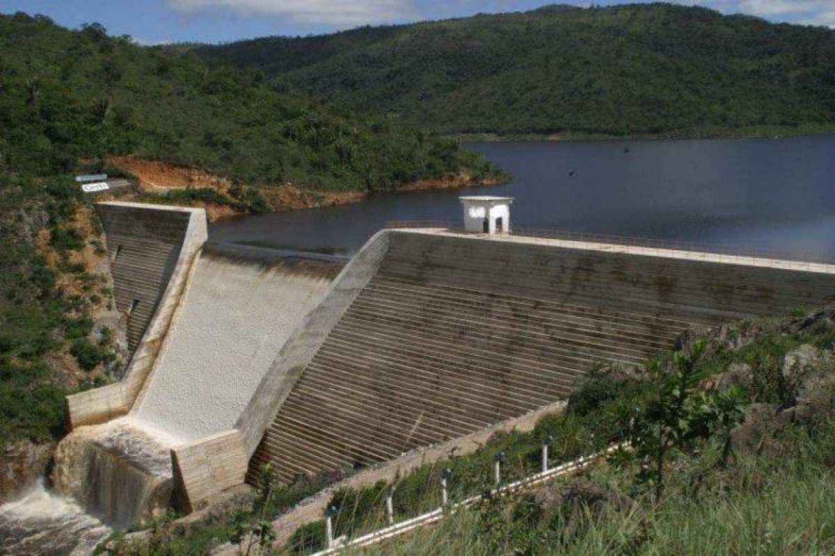 Homem e adolescente que estavam desparecidos são encontrados mortos após acidente com canoa