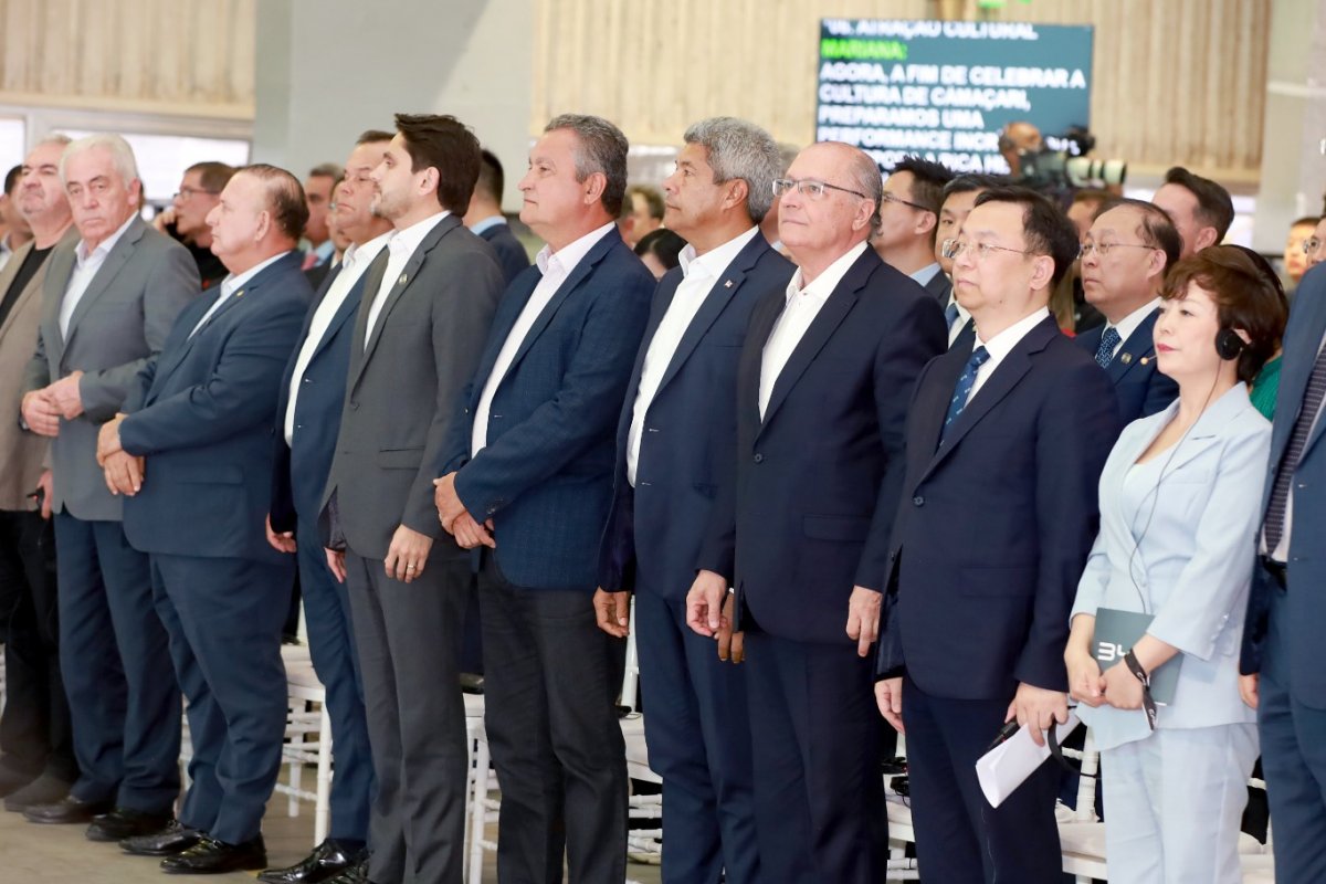 Jerônimo exalta geração de empregos com chegada da BYD: 'mais de 5 mil vidas beneficiadas'