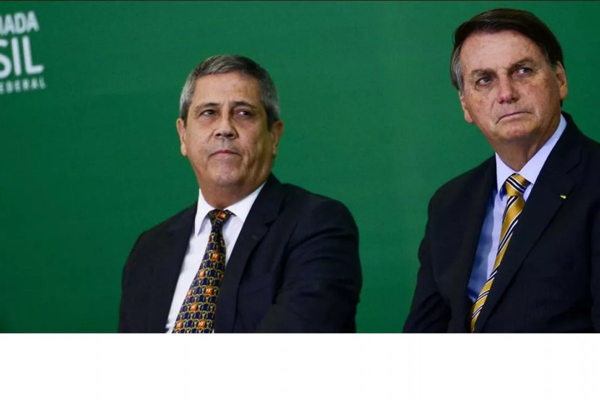 Defesa de Bolsonaro fala em 'rito anômalo' em 1º dia de julgamento no TSE