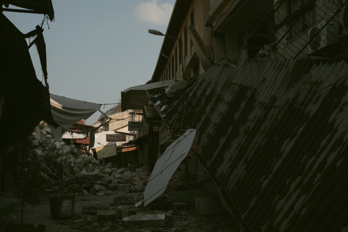 Novo terremoto atinge Afeganistão três dias após sismo matar mais de 2.000