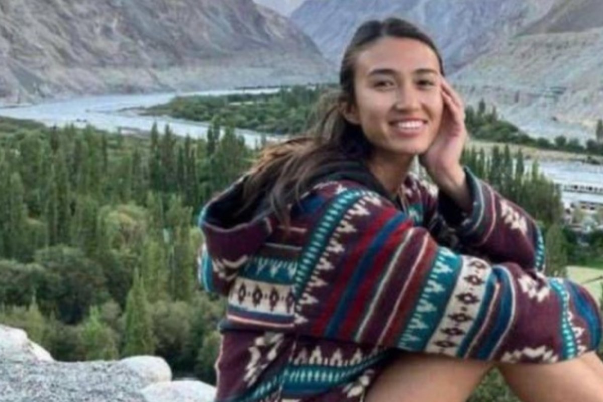 Jovem sequestrada pelo Hamas faz aniversário e é homenageada pelo governo de Israel