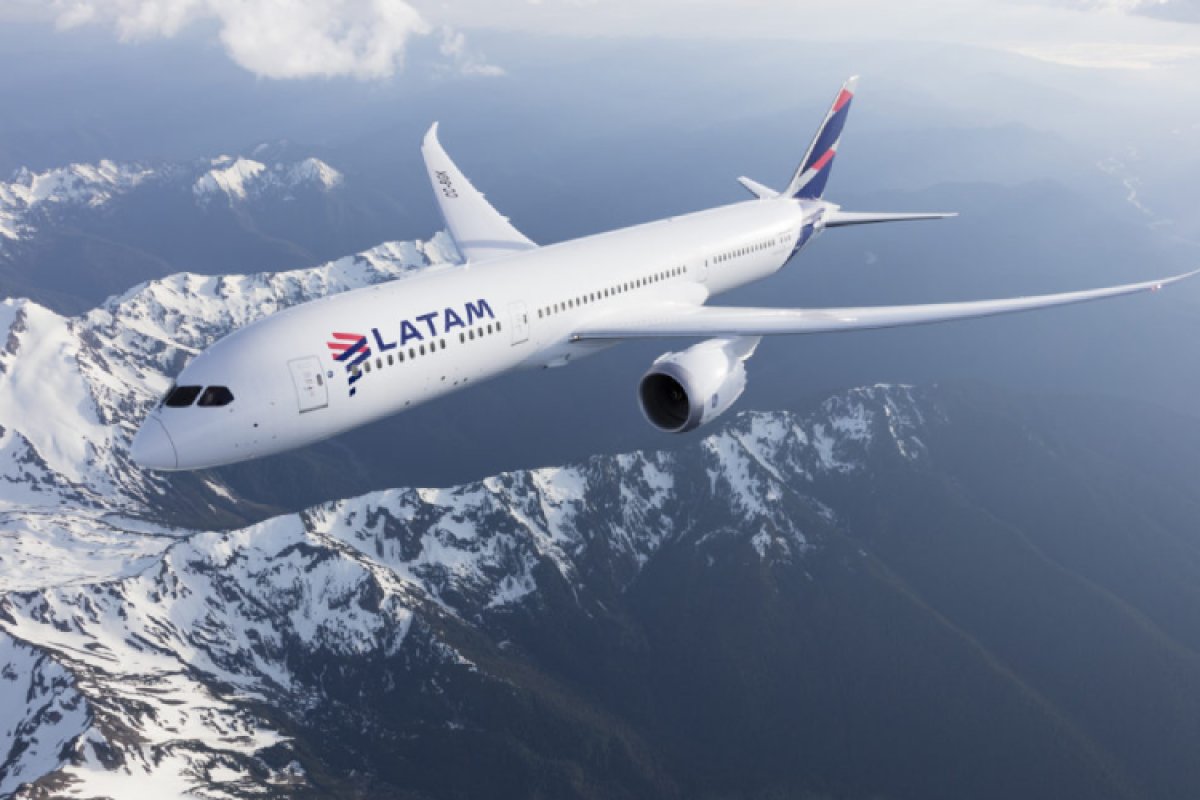 LATAM se torna a primeira companhia aérea do Brasil a ter voos fretados 100% compensados no mercado nacional e internacional!
