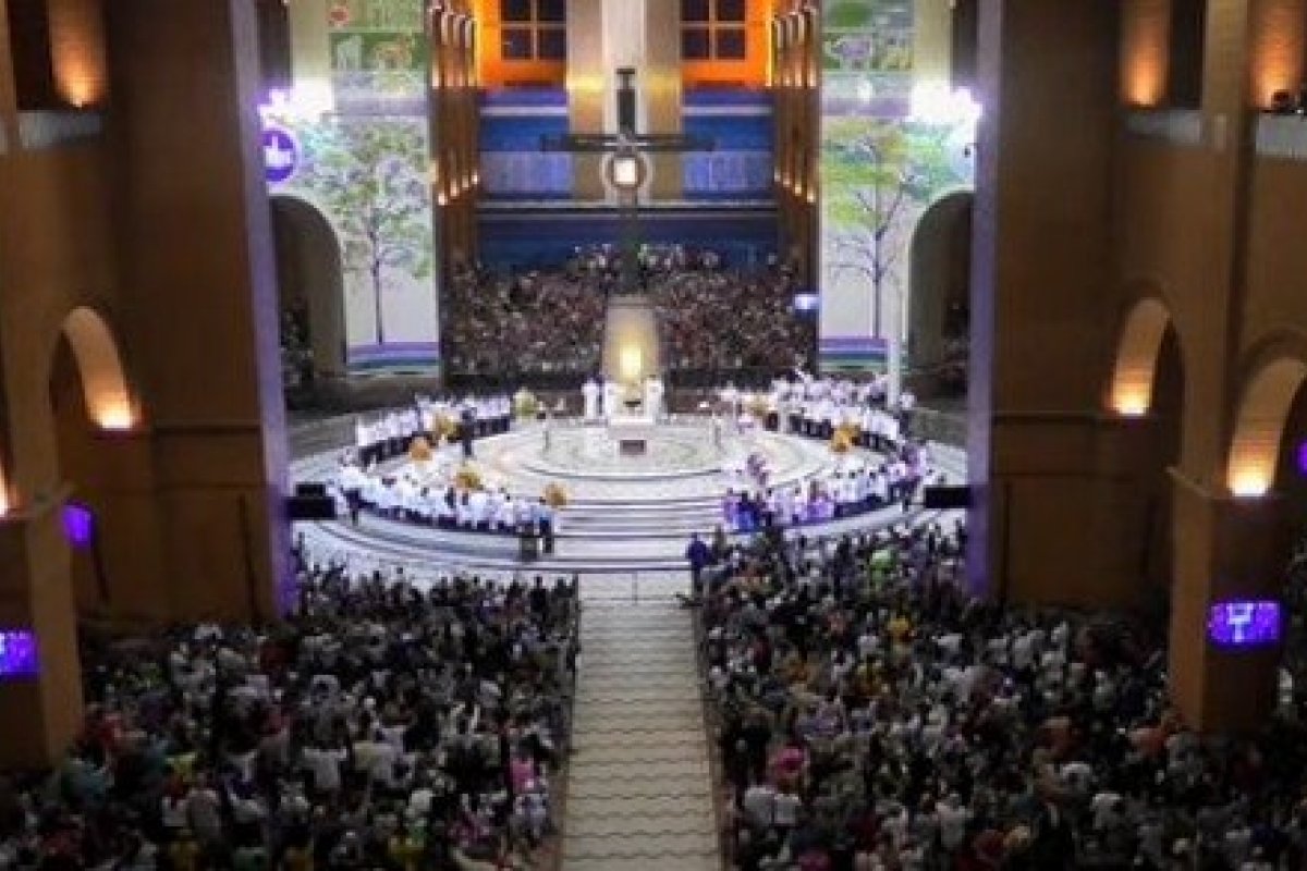 “Nossa Senhora Aparecida é a senhora da vida. Por isso, hoje nós dizemos sim à vida, não ao aborto”, disse dom Orlando Brandes durante missa na Basílica!