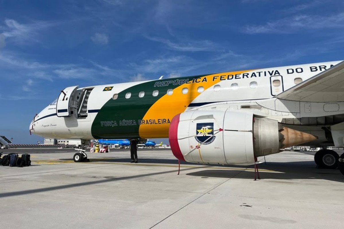 Avião para resgatar brasileiros em Gaza chega a Roma