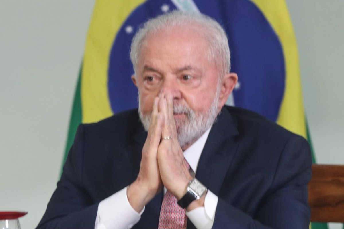 Em publicação nas redes, Lula lembra importância da valorização do ensino e dos professores