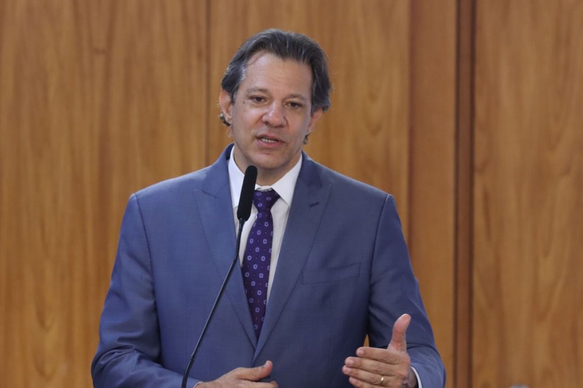 Haddad se reúne com ministros para discutir correção do FGTS