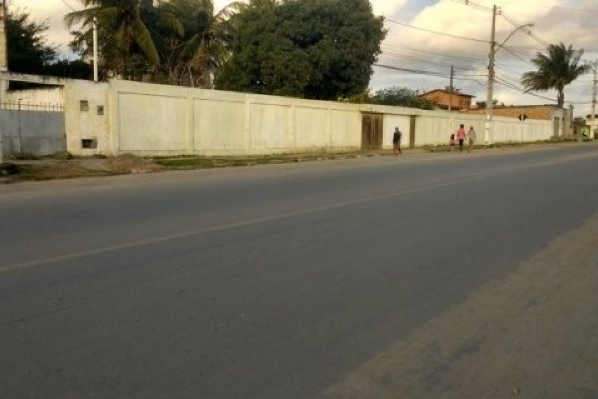 Homem é assassinado com mais de 10 tiros em Feira de Santana