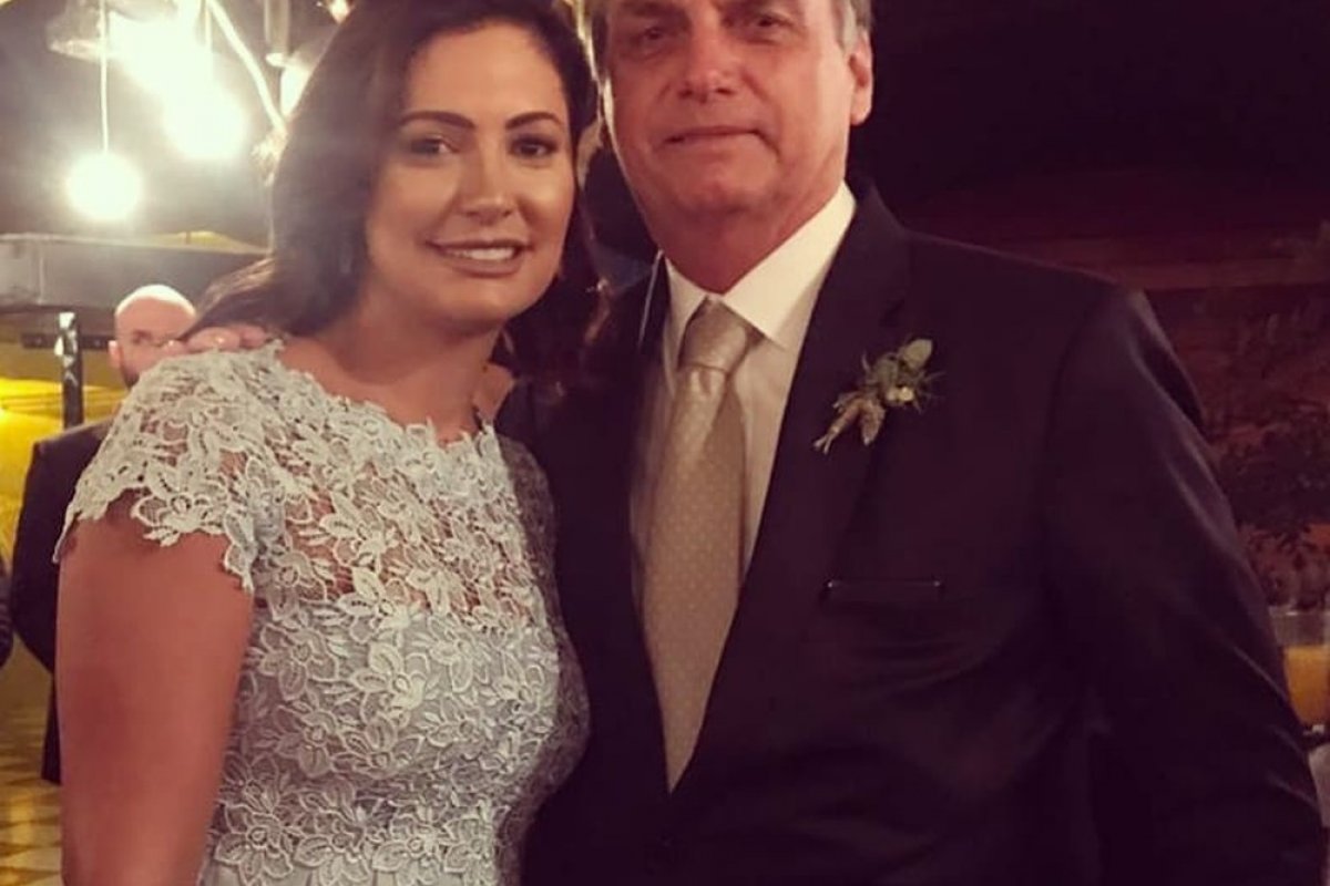 Bolsonaro deve viajar à Bahia para Réveillon sem a primeira-dama