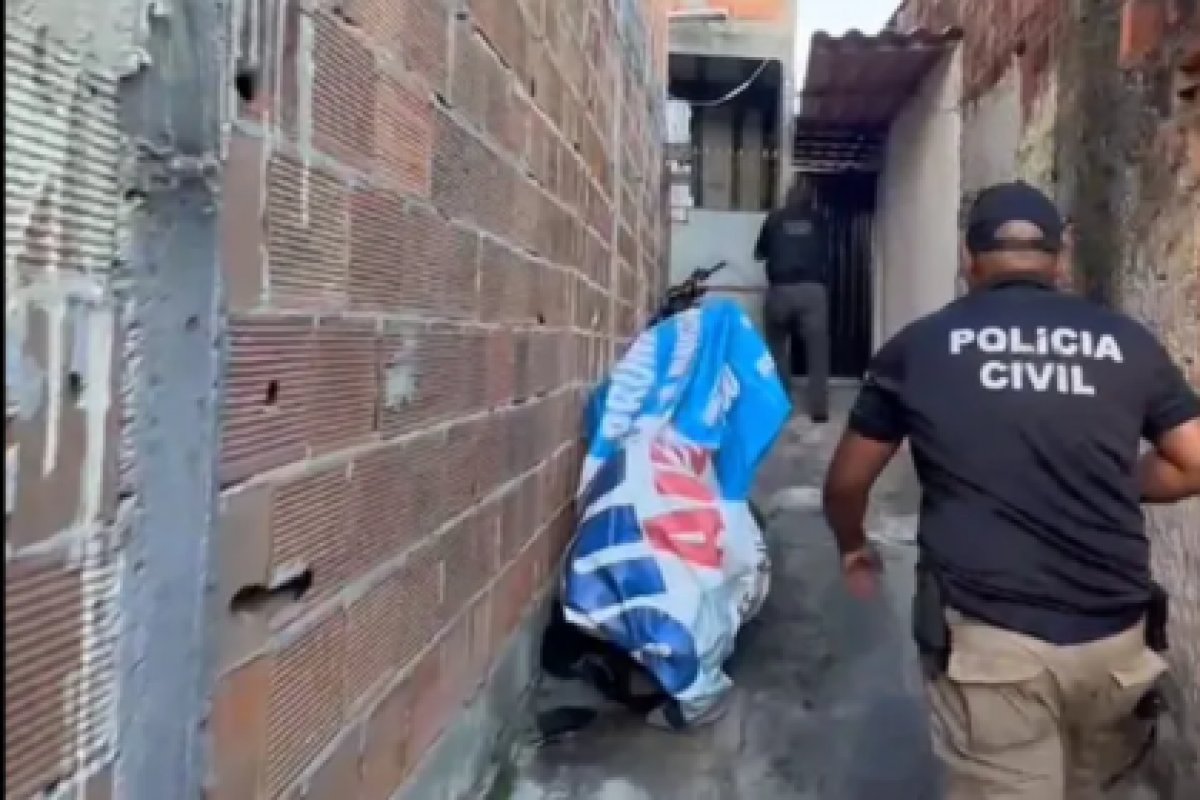 Radialista é preso suspeito de estuprar e filmar adolescentes em Lauro de Freitas