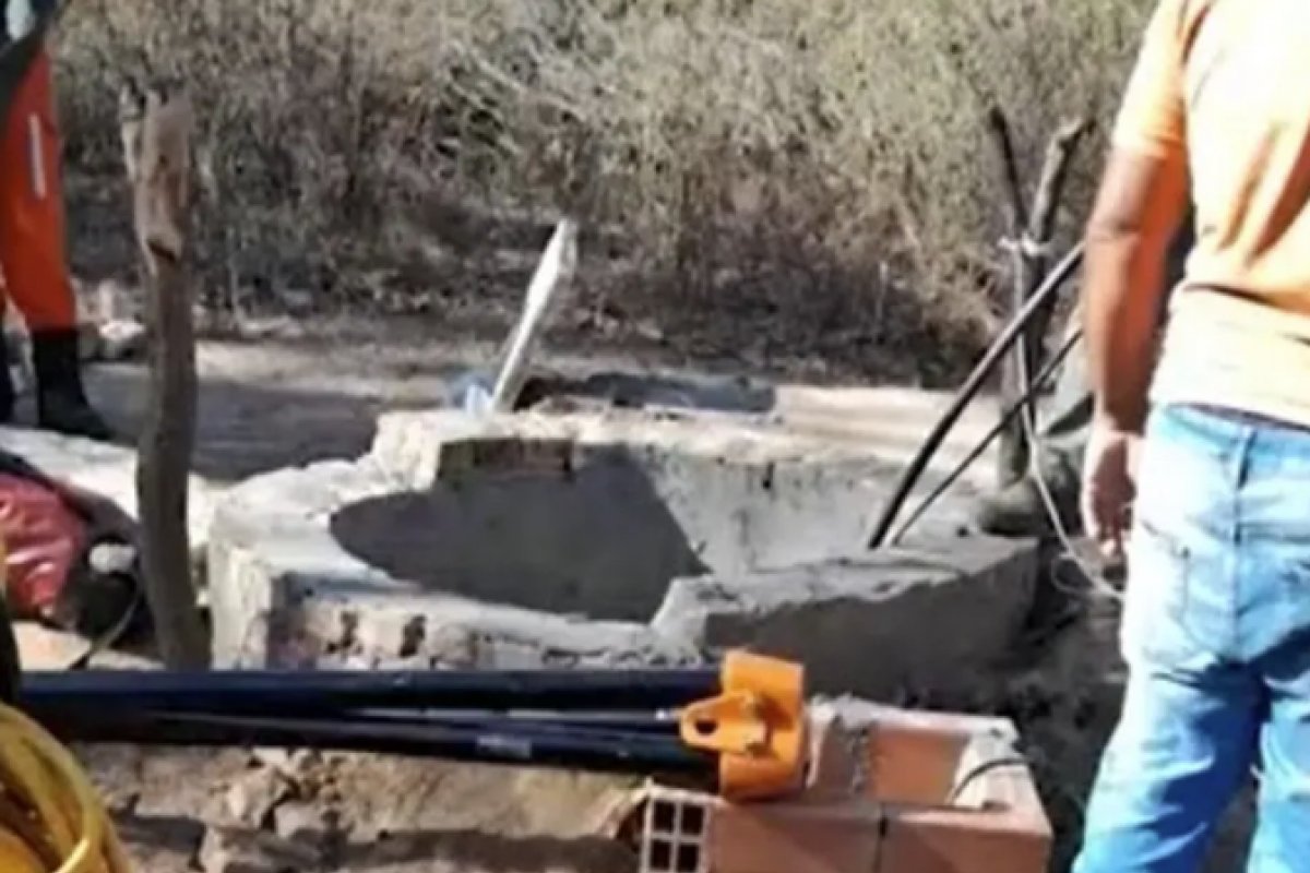 Ossada humana é encontrada em cisterna em Feira de Santana