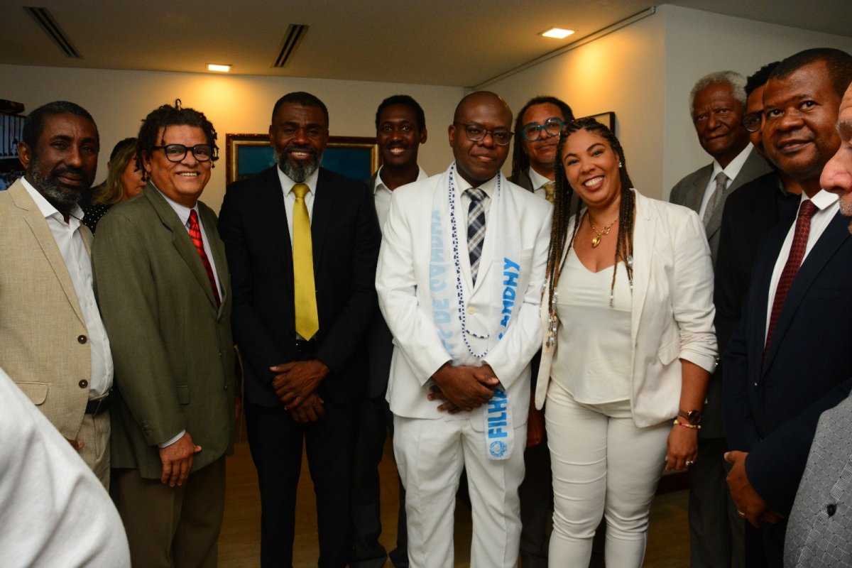 Vídeo: Advocacia Preta da Bahia homenageia ministro Silvio Almeida