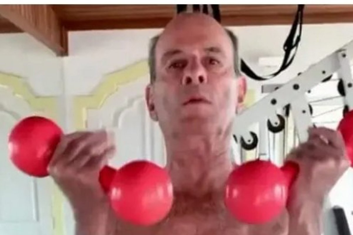 Aos 82 anos, Ney Matogrosso revela rotina intensa de treinos!