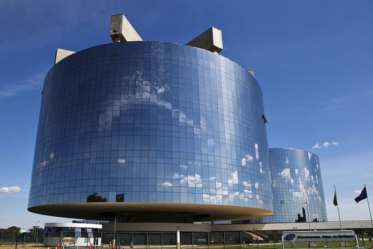 MPF estuda ação contra indulto de Natal concedido por Bolsonaro