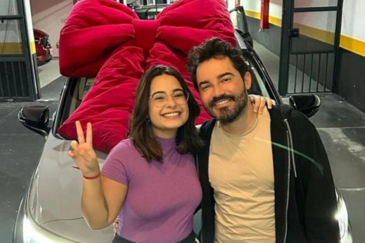 Sertanejo, Fernando Zor, da dupla com Sorocaba, presenteia a filha com carro zero!