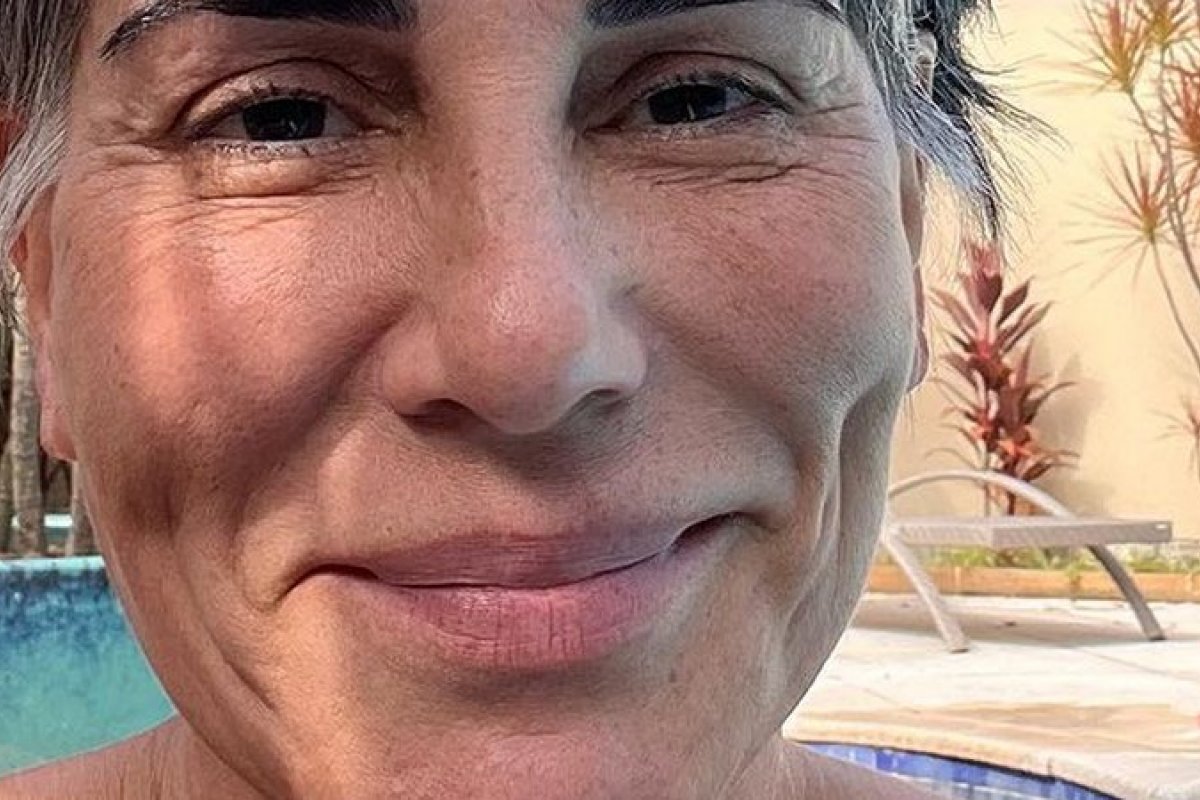Boa genética! Glória Pires mostra o filho caçula exibindo os músculos e agita a web